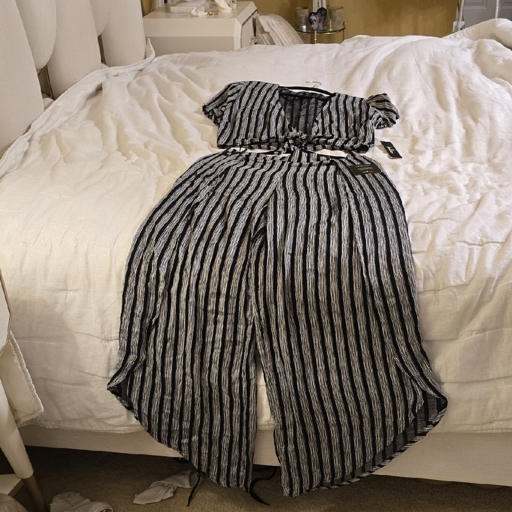 Lulu's Black and White Striped Two Pieces with Wide-Leg Design